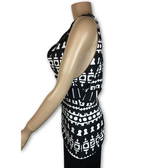 ATTO Size EUR 36 US 8 Sleeveless Black w White Design Top Blouse Low V-Neck $835 - Picture 4 of 5